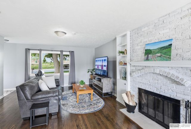 1411 Sunbury Drive, Bellevue, NE 68005