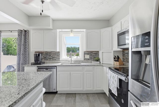 1411 Sunbury Drive, Bellevue, NE 68005
