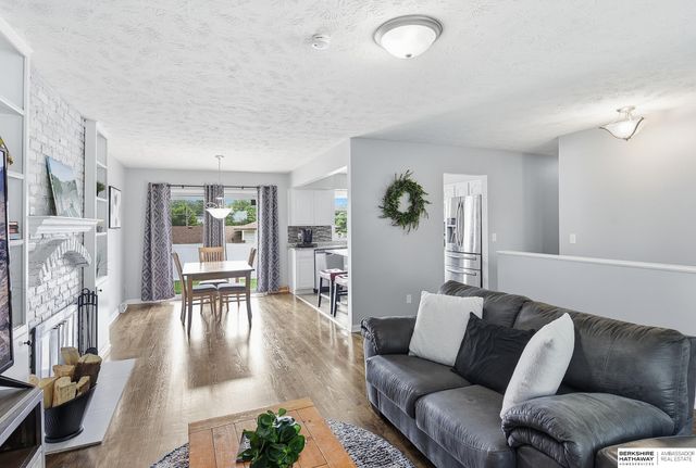 1411 Sunbury Drive, Bellevue, NE 68005