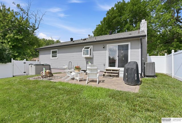 1411 Sunbury Drive, Bellevue, NE 68005