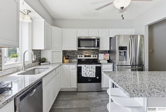 1411 Sunbury Drive, Bellevue, NE 68005