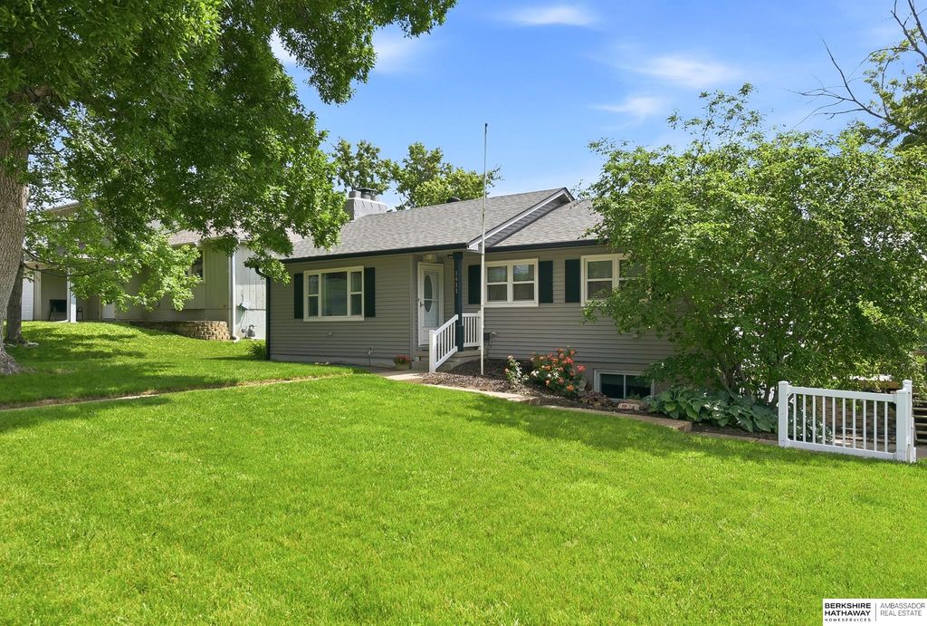 1411 Sunbury Drive, Bellevue, NE 68005