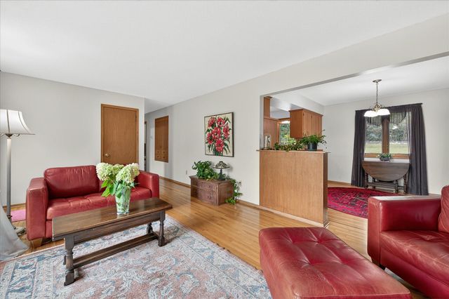 15250 Stevens Avenue, Burnsville, MN 55306