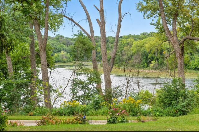 15250 Stevens Avenue, Burnsville, MN 55306