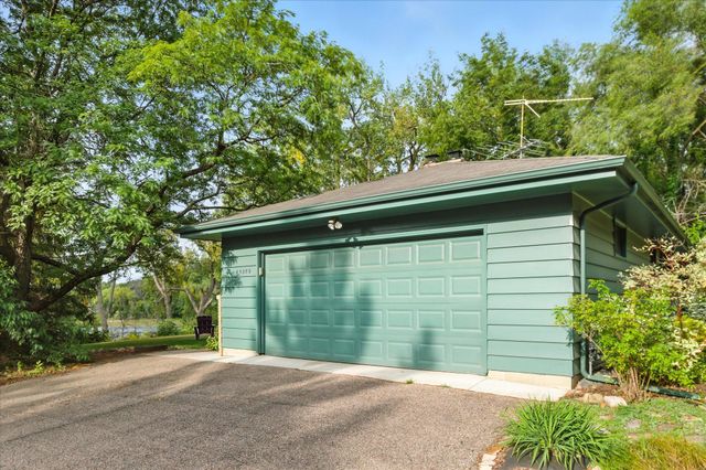 15250 Stevens Avenue, Burnsville, MN 55306