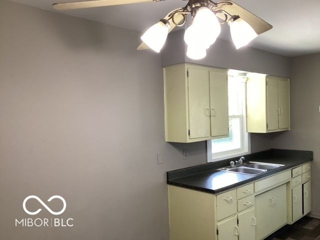 817 W 53rd Street, Anderson, IN 46013