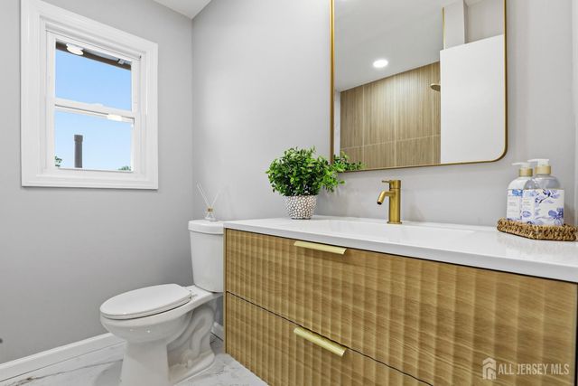 18 muth Street, South Amboy, NJ 08879
