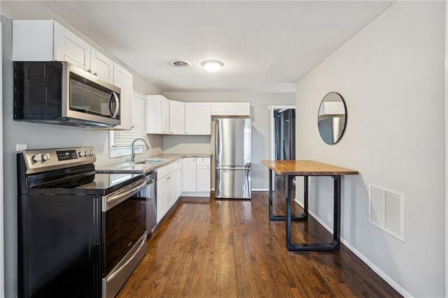 408 W Murray Road, Liberty, MO 64068