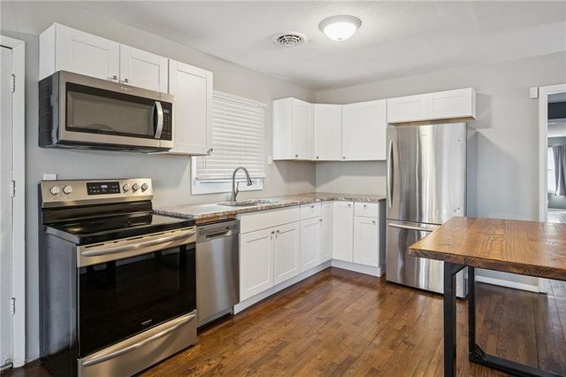 408 W Murray Road, Liberty, MO 64068