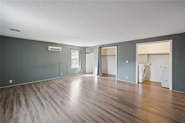 408 W Murray Road, Liberty, MO 64068