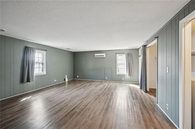 408 W Murray Road, Liberty, MO 64068