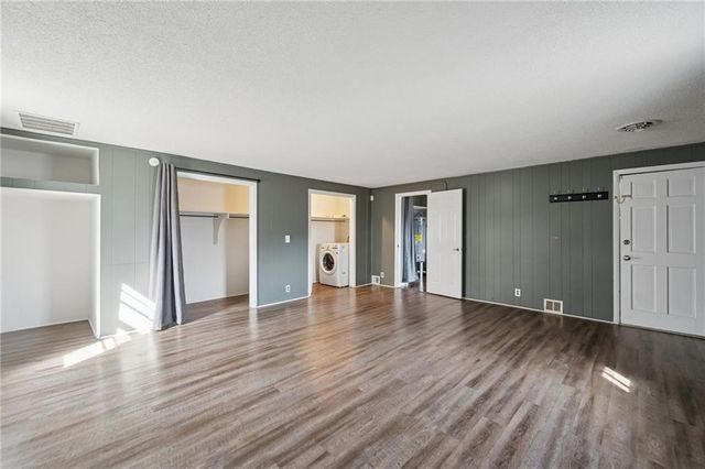 408 W Murray Road, Liberty, MO 64068