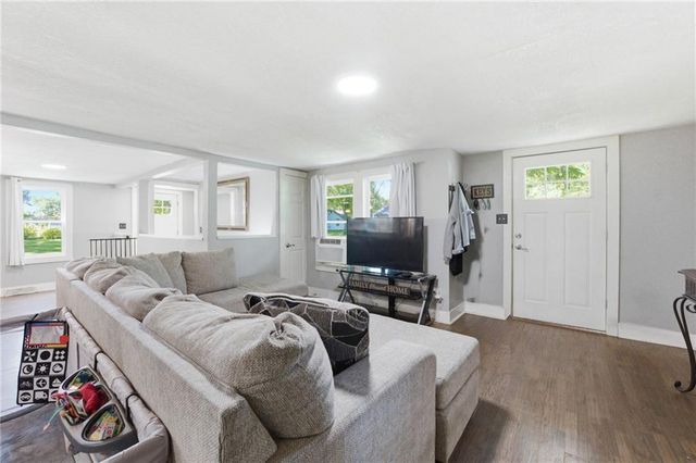 203 S Ohio Street, Archie, MO 64725