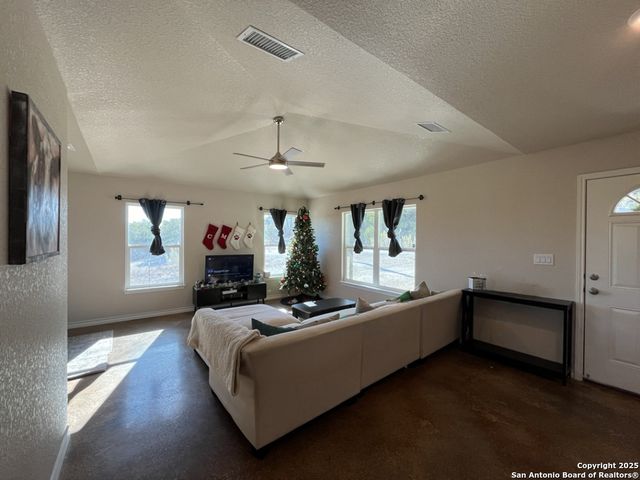 2708 Golf Dr, Spring Branch, TX 78070