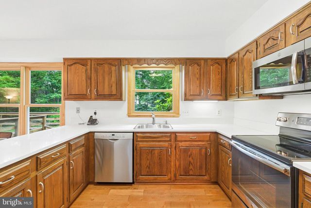 5410 WAYCROSS DR, Alexandria, VA 22310