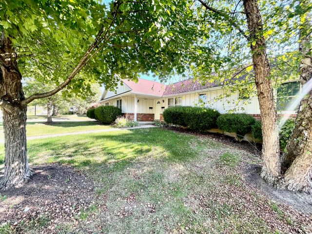 908 S FAIRVIEW RD, Columbia, MO 65203