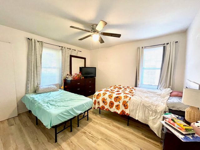 908 S FAIRVIEW RD, Columbia, MO 65203