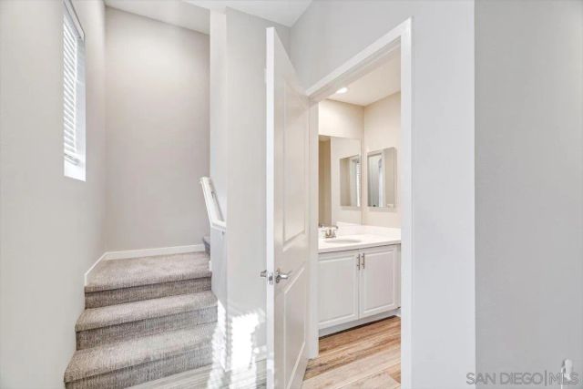 2548 S Escondido Blvd 906, Escondido, CA 92025