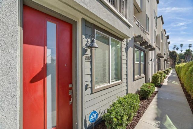 2548 S Escondido Blvd 906, Escondido, CA 92025