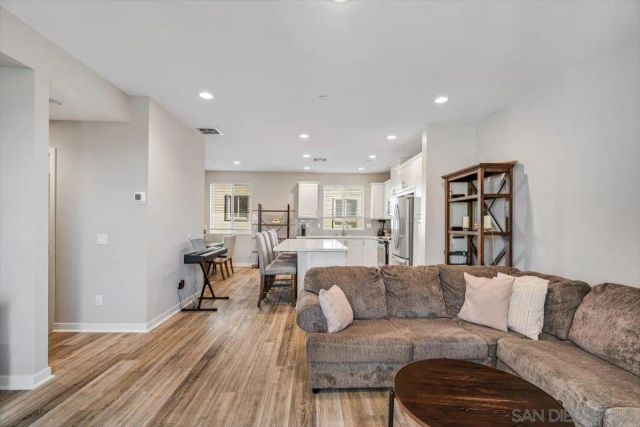 2548 S Escondido Blvd 906, Escondido, CA 92025