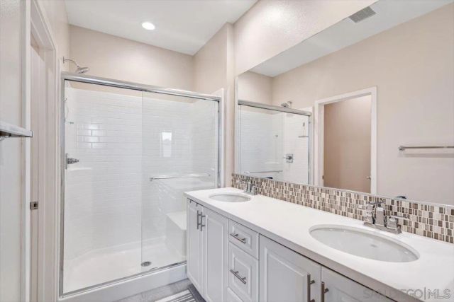 2548 S Escondido Blvd 906, Escondido, CA 92025