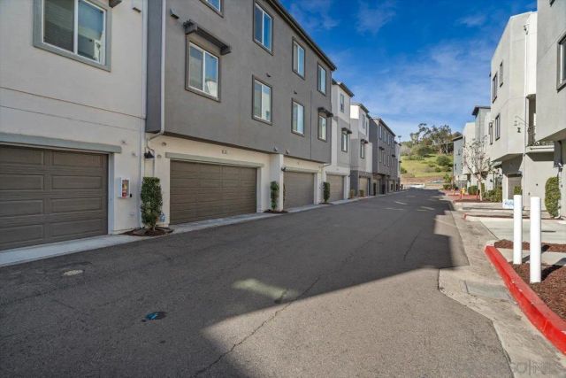 2548 S Escondido Blvd 906, Escondido, CA 92025