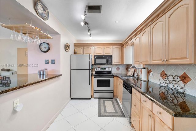 2303 Polk St 108, Hollywood, FL 33020