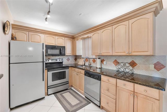 2303 Polk St 108, Hollywood, FL 33020