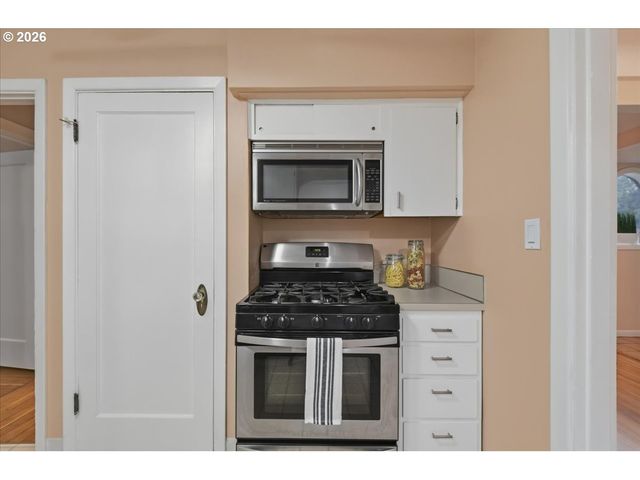 611 E 29TH St, Vancouver, WA 98663