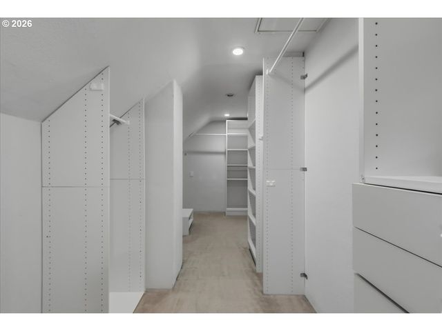 611 E 29TH St, Vancouver, WA 98663