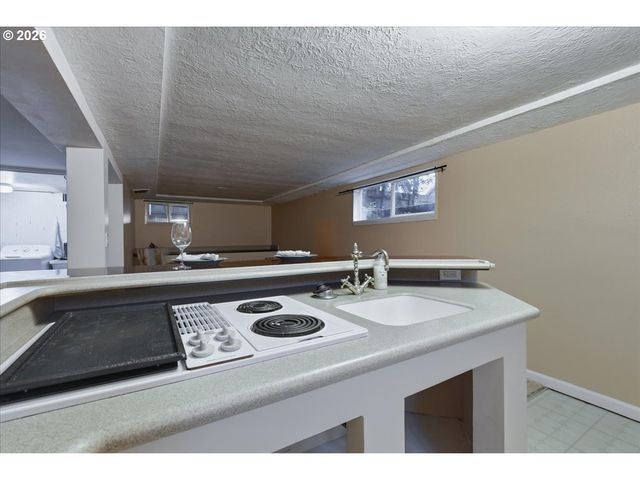 611 E 29TH St, Vancouver, WA 98663