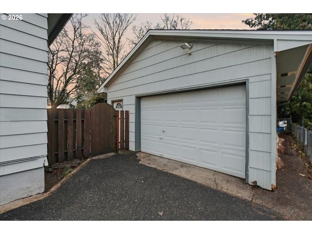 611 E 29TH St, Vancouver, WA 98663