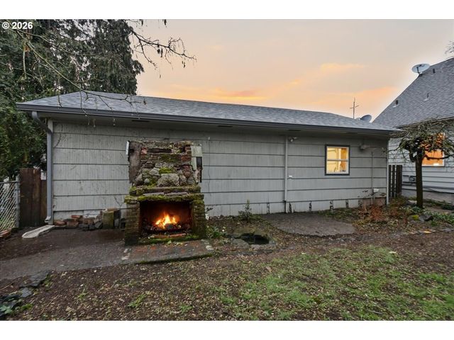 611 E 29TH St, Vancouver, WA 98663