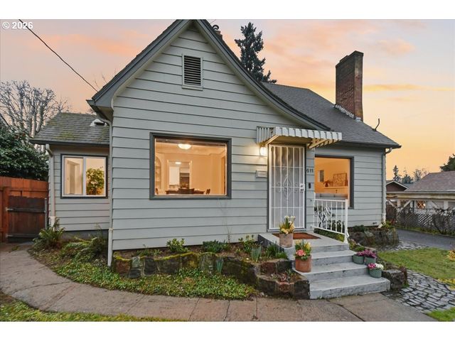 611 E 29TH St, Vancouver, WA 98663