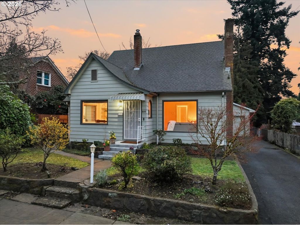 611 E 29TH St, Vancouver, WA 98663