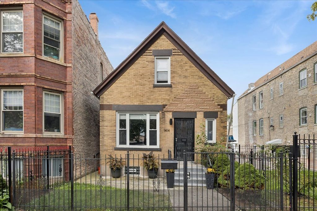 1414 N Avers Avenue, Chicago, IL 60651
