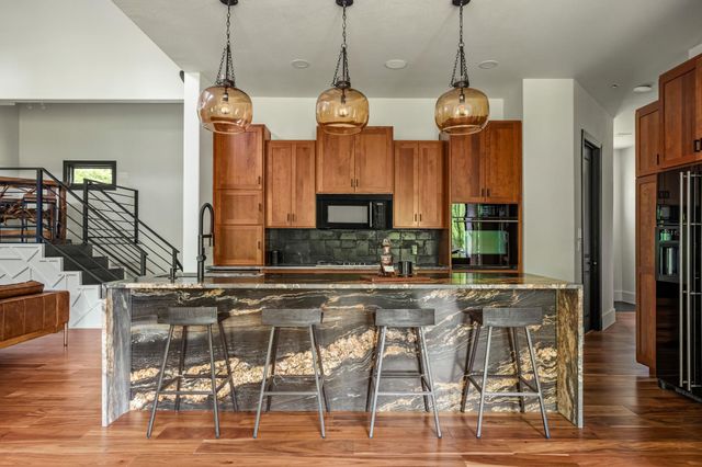 12417 River BND 8, Austin, TX 78732