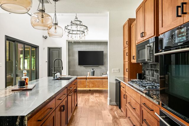 12417 River BND 8, Austin, TX 78732