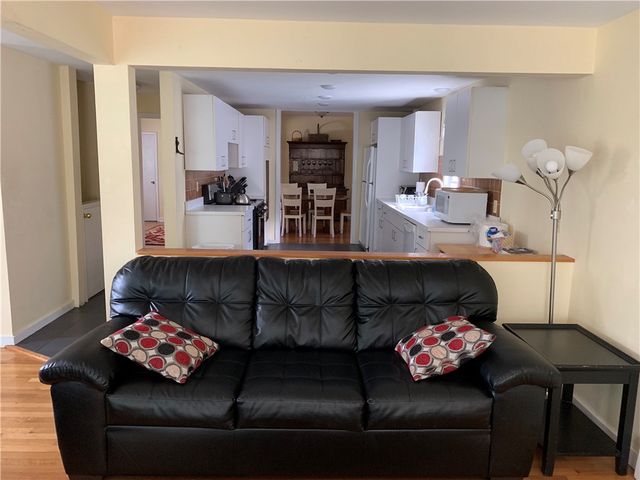 23 Carey Street, Newport, RI 02840