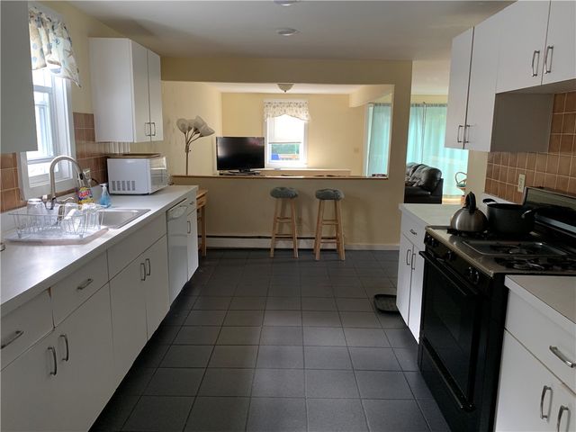 23 Carey Street, Newport, RI 02840