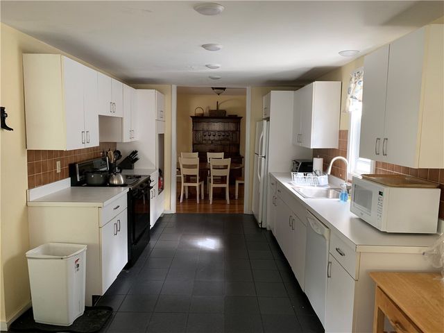 23 Carey Street, Newport, RI 02840