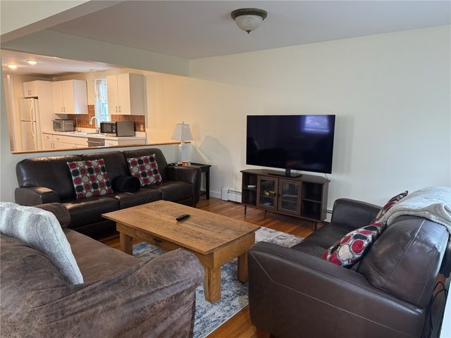 23 Carey Street, Newport, RI 02840