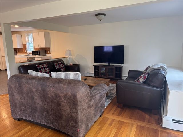 23 Carey Street, Newport, RI 02840