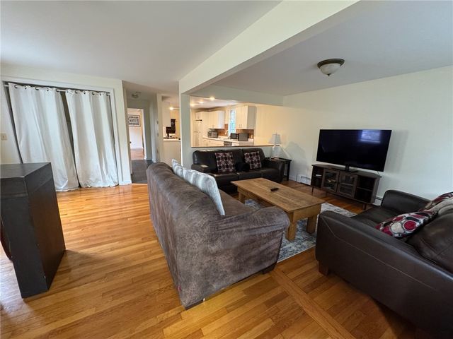 23 Carey Street, Newport, RI 02840