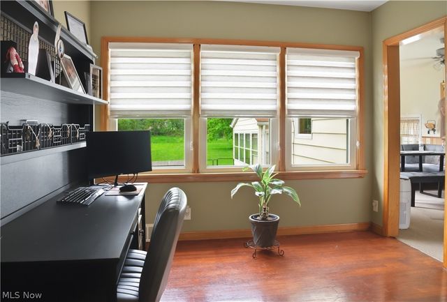 8225 Kenyon Drive SE, Warren, OH 44484