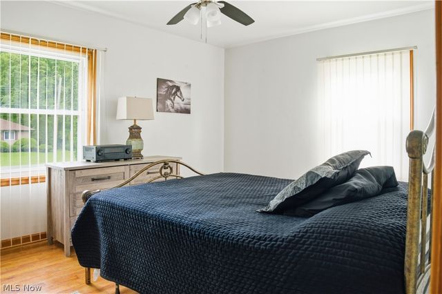 8225 Kenyon Drive SE, Warren, OH 44484