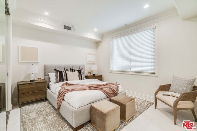 11749 Goshen Avenue 402, Los Angeles, CA 90049