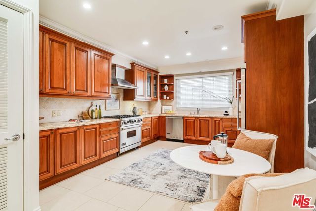 11749 Goshen Avenue 402, Los Angeles, CA 90049