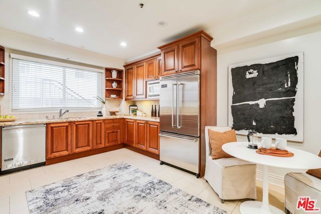 11749 Goshen Avenue 402, Los Angeles, CA 90049