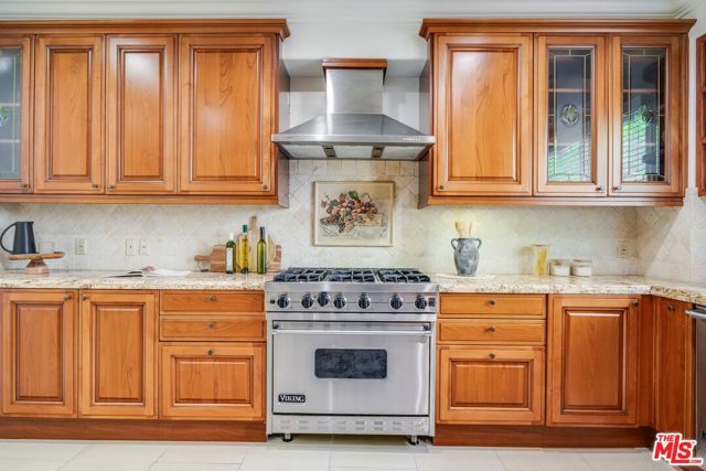 11749 Goshen Avenue 402, Los Angeles, CA 90049